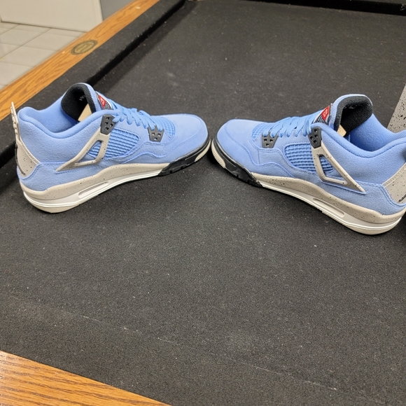 Jordan 4 University Blues size 7 Y 280 main image 5